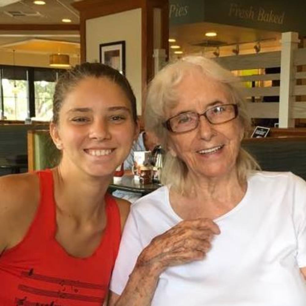 Meet your Posher, Carly